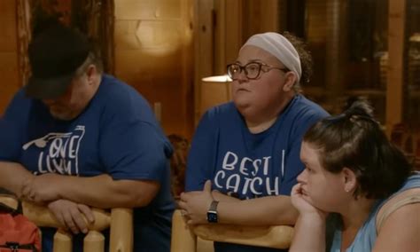 She appears on 1000-lb Sisters season 4 while Chris holds up a pair of trousers that used to fit him "at. . 1000 lb sisters chris wife headband cost